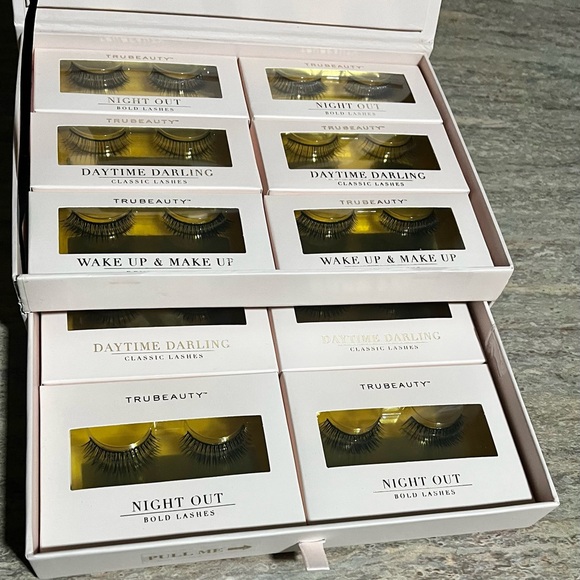 NIB Tru Beauty Limited Edition 10 pair handmade lash set with mirror and storage - Picture 2 of 11